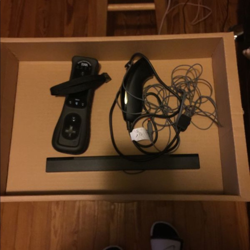 Wii Console - Picture 3 of 3